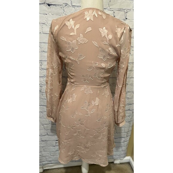 Women’s ASTR The Label Champagne Rose Wrap Dress Size Small Retail $85 - Picture 4 of 7